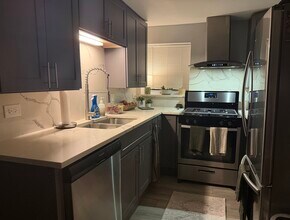 2442 Highland Ave in Berwyn, IL - Building Photo - Building Photo