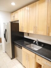8 Russell Ave in Gaithersburg, MD - Building Photo - Building Photo