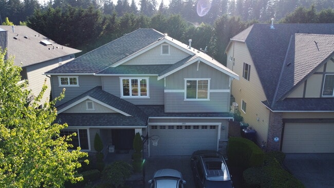 11031 Muirwood Way NE in Redmond, WA - Foto de edificio - Building Photo