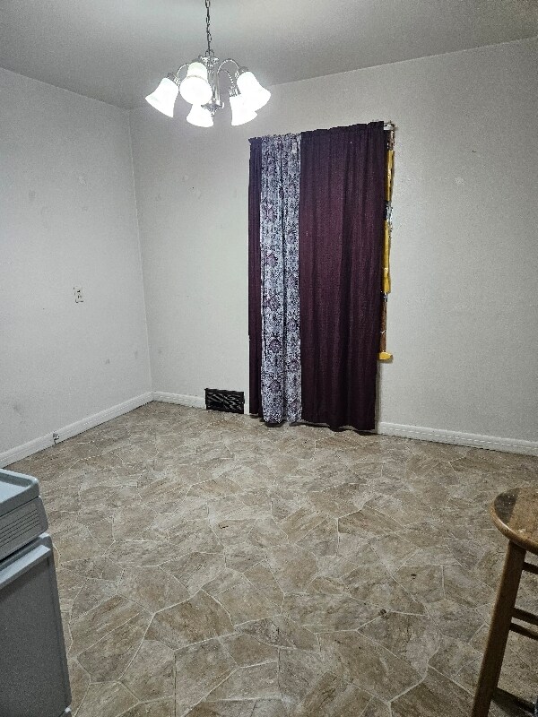 901 N Elm St in Ottumwa, IA - Foto de edificio - Building Photo