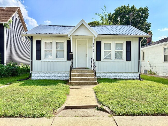 property at 1206 Queen St