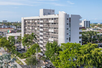 Coral Towers Condominiums in Fort Lauderdale, FL - Foto de edificio - Building Photo