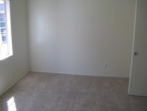 2814 E Le Marche Ave-Unit -102 in Phoenix, AZ - Building Photo - Building Photo