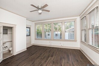 2161 Oleander St in Baton Rouge, LA - Building Photo - Building Photo