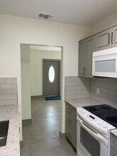 1218 S B St in Lake Worth Beach, FL - Building Photo - Building Photo