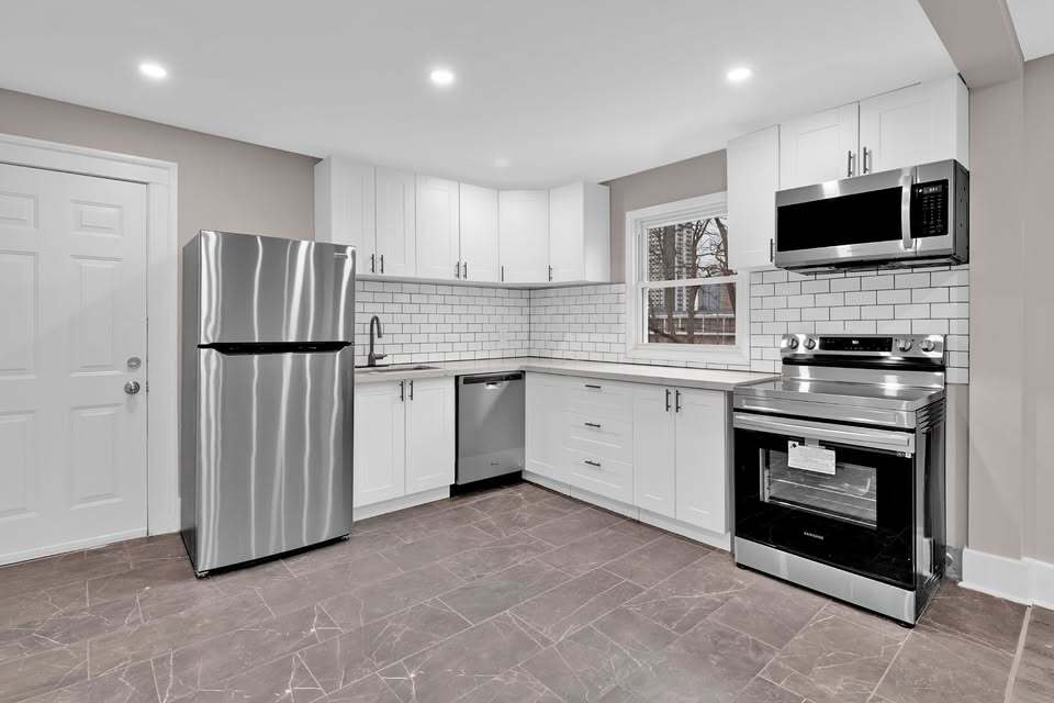 1039 Windsor Ave in Windsor, ON - Building Photo