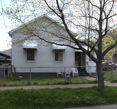 506 Ferry St in Montgomery, WV - Foto de edificio - Building Photo