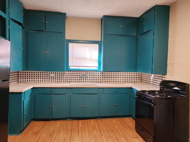 112 W North Loop Blvd in Austin, TX - Foto de edificio - Building Photo