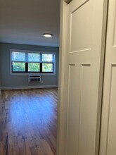 696 Elm Pl, Unit 210 in Highland Park, IL - Building Photo - Building Photo