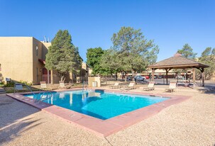 Las Colinas Apartments