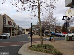 44682 Provincetown Dr in Ashburn, VA - Building Photo - Building Photo