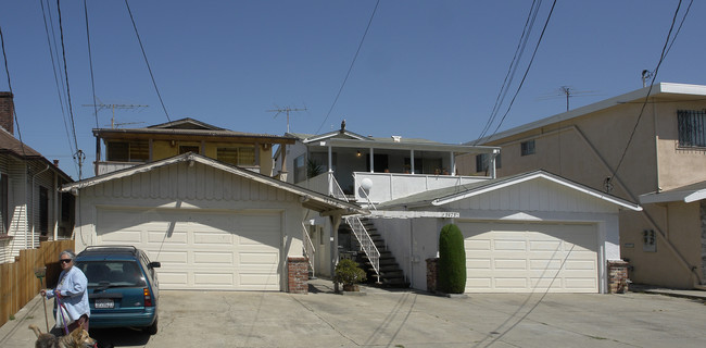 3471-3475 39th Ave in Oakland, CA - Building Photo - Building Photo