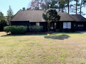 111 Cherrywood Ct in Jacksonville, NC - Foto de edificio - Building Photo