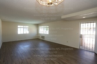 414 N Clark St in Orange, CA - Building Photo - Building Photo