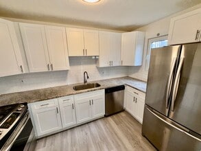 2082 Lenoa Ln in Austell, GA - Building Photo - Building Photo