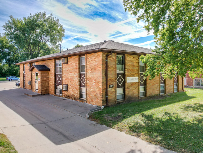 110 NW College Ave in Ankeny, IA - Building Photo - Primary Photo