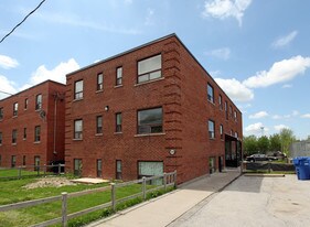1024 O'connor Dr in Toronto, ON - Building Photo