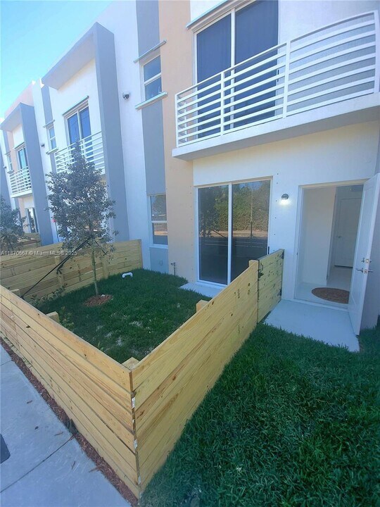 24600 SW 129th Ave in Homestead, FL - Building Photo