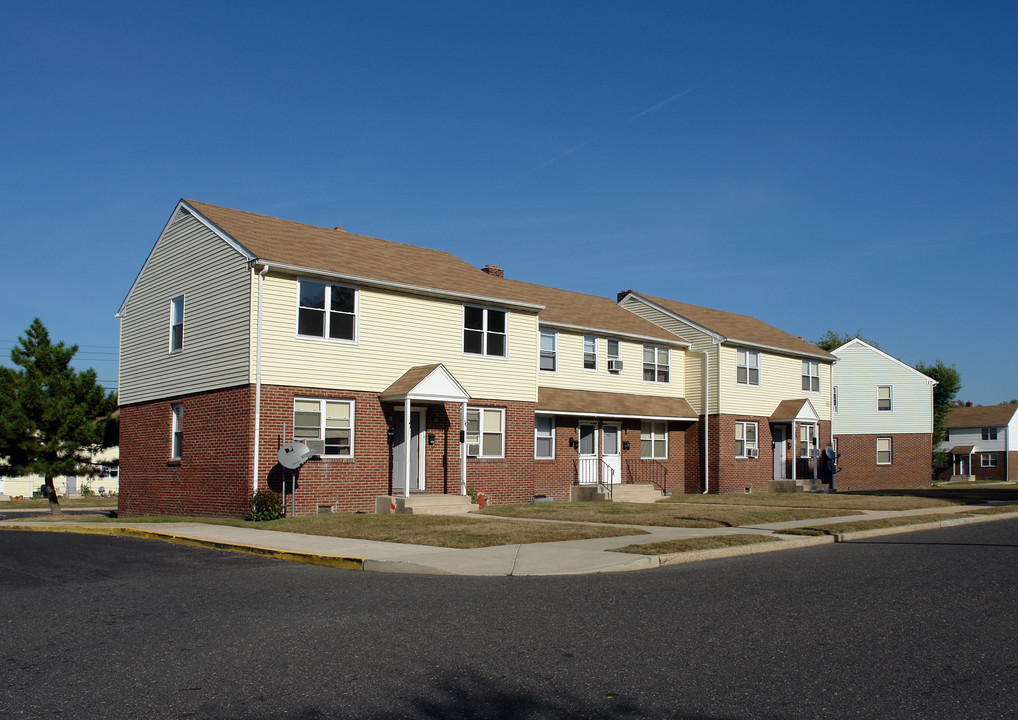 Paulsboro Gardens Apartments in Paulsboro, NJ - Building Photo