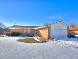 406 Annawood Dr in Yukon, OK - Building Photo
