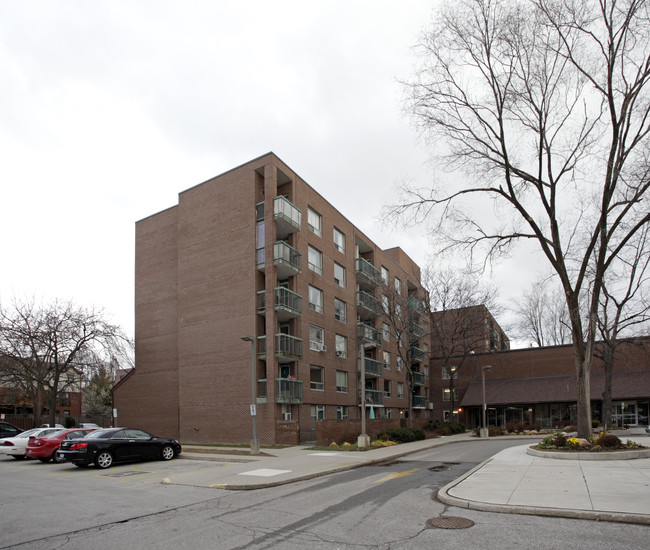 John R. Rhodes Residence in Oakville, ON - Building Photo - Building Photo