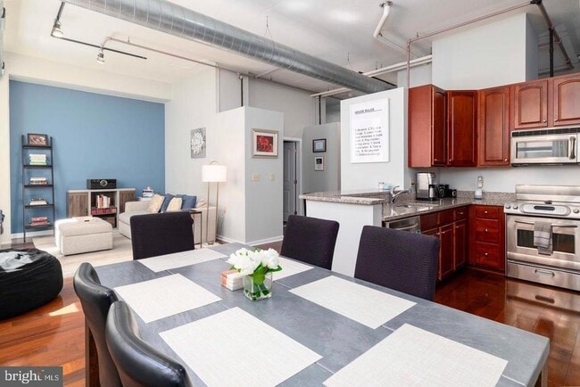 property at 113 N Bread St