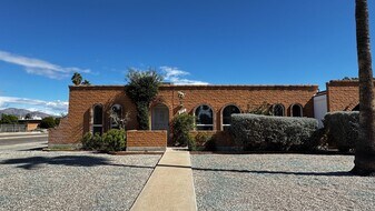 572 N Citadel Ave in Tucson, AZ - Building Photo