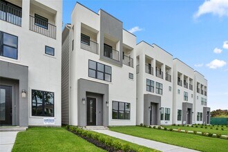15000 S Richmond Ave in Houston, TX - Building Photo - Building Photo