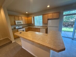 63019 Woodbridge Pl in Bend, OR - Building Photo - Building Photo