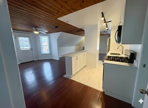 7635 W Foster Ave in Chicago, IL - Foto de edificio - Building Photo