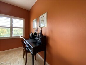 230 Vintage Cir in Naples, FL - Foto de edificio - Building Photo