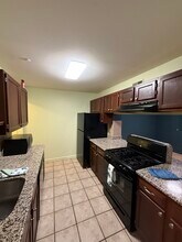 1301 Waters Edge Dr in Newark, DE - Building Photo - Building Photo