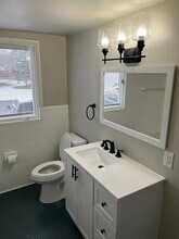 5375 Cooley Lake Rd, Unit 2 in Waterford, MI - Building Photo - Building Photo