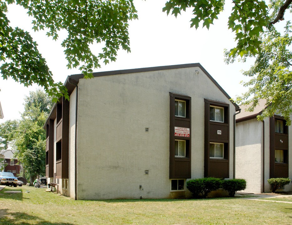 75 E 14th Ave in Columbus, OH - Foto de edificio