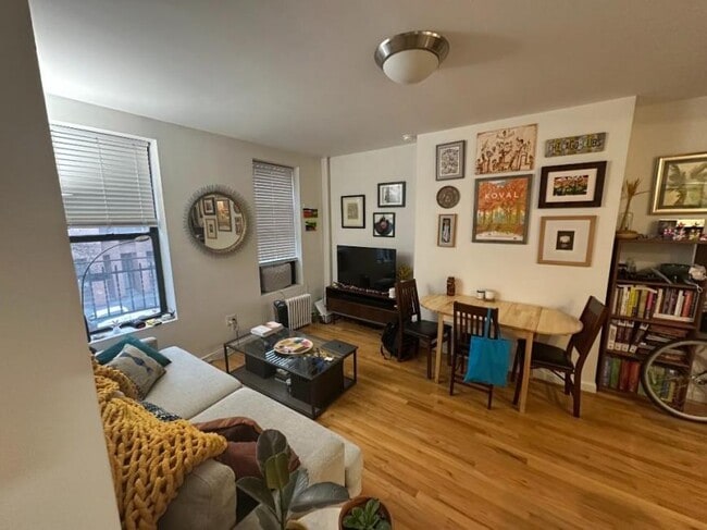 property at 172 E 92nd St