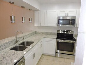 8238 Sandpoint Blvd in Orlando, FL - Building Photo - Building Photo