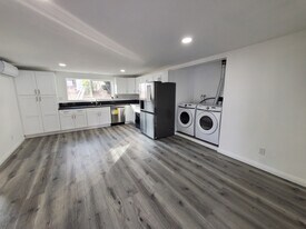20003 Arminta St in Winnetka, CA - Building Photo