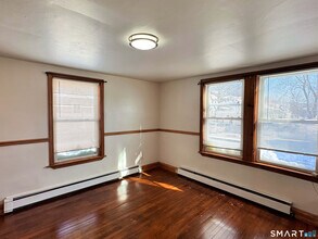 5 Church St in Stafford, CT - Building Photo - Building Photo