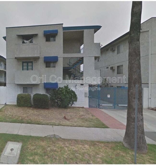 14329 Haynes St in Los Angeles, CA - Building Photo - Building Photo