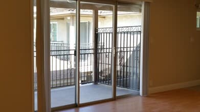 609 Grand Fir Ave, Unit Apt 7 in Sunnyvale, CA - Building Photo - Building Photo