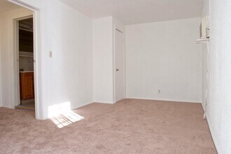 698 Brockhurst St in Oakland, CA - Building Photo - Building Photo