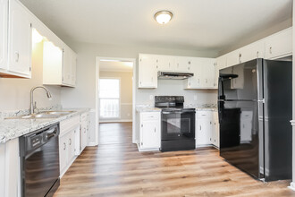 1237 Cobblestone Ln in Clarksville, TN - Building Photo - Building Photo