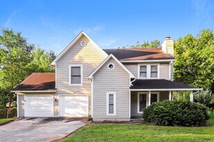 25 Rivercrest Dr in Riverdale, GA - Building Photo