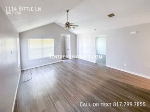 1114 Bittle Ln in Bryan, TX - Foto de edificio - Building Photo