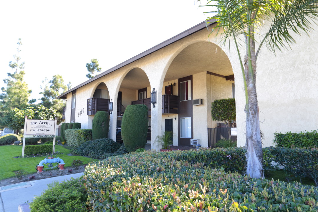 The Arches in Anaheim, CA - Building Photo