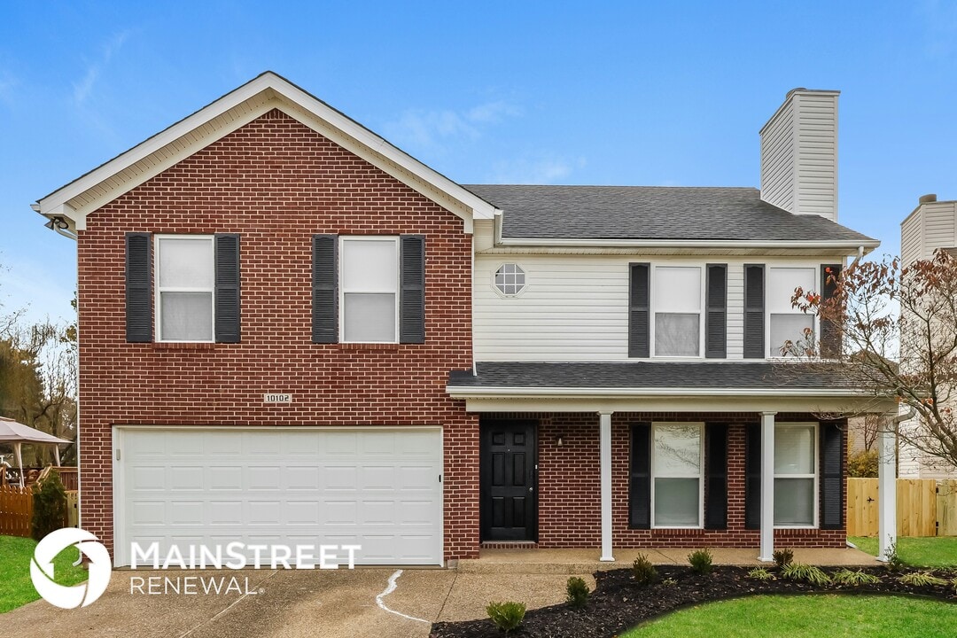 10102 Spring Gate Dr in Louisville, KY - Foto de edificio