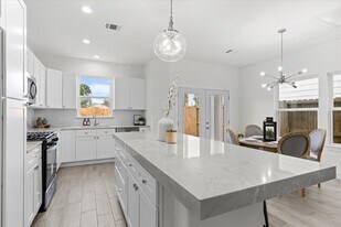 7904 Sealey St in Houston, TX - Building Photo