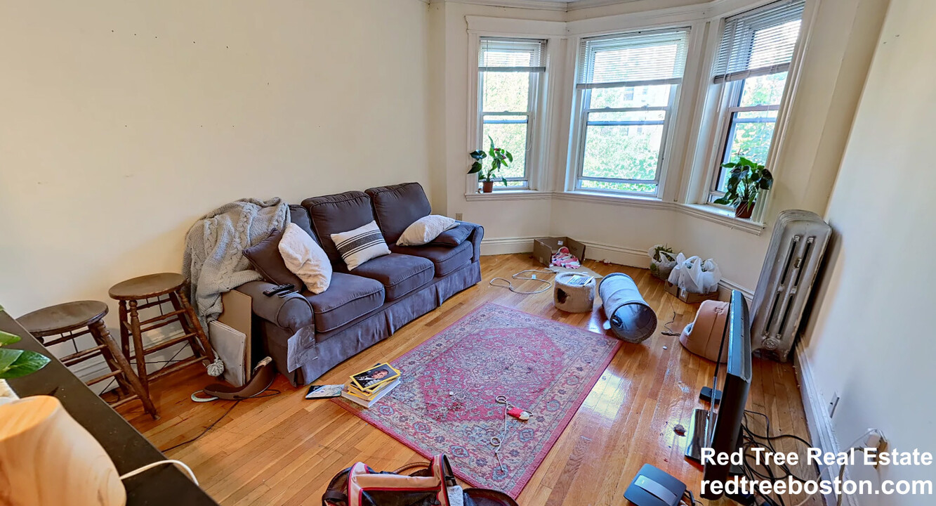 112 Queensberry St, Unit 5 in Boston, MA - Building Photo