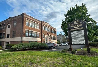 124 E Main St in Denville, NJ - Building Photo - Building Photo