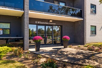 Treeview Towers in Guelph, ON - Building Photo - Building Photo